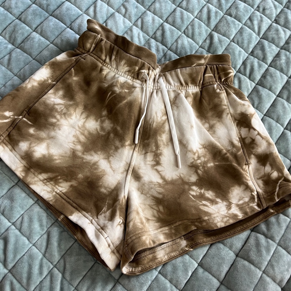 lululemon athletica Brown and Cream Tie-Dye Shorts
